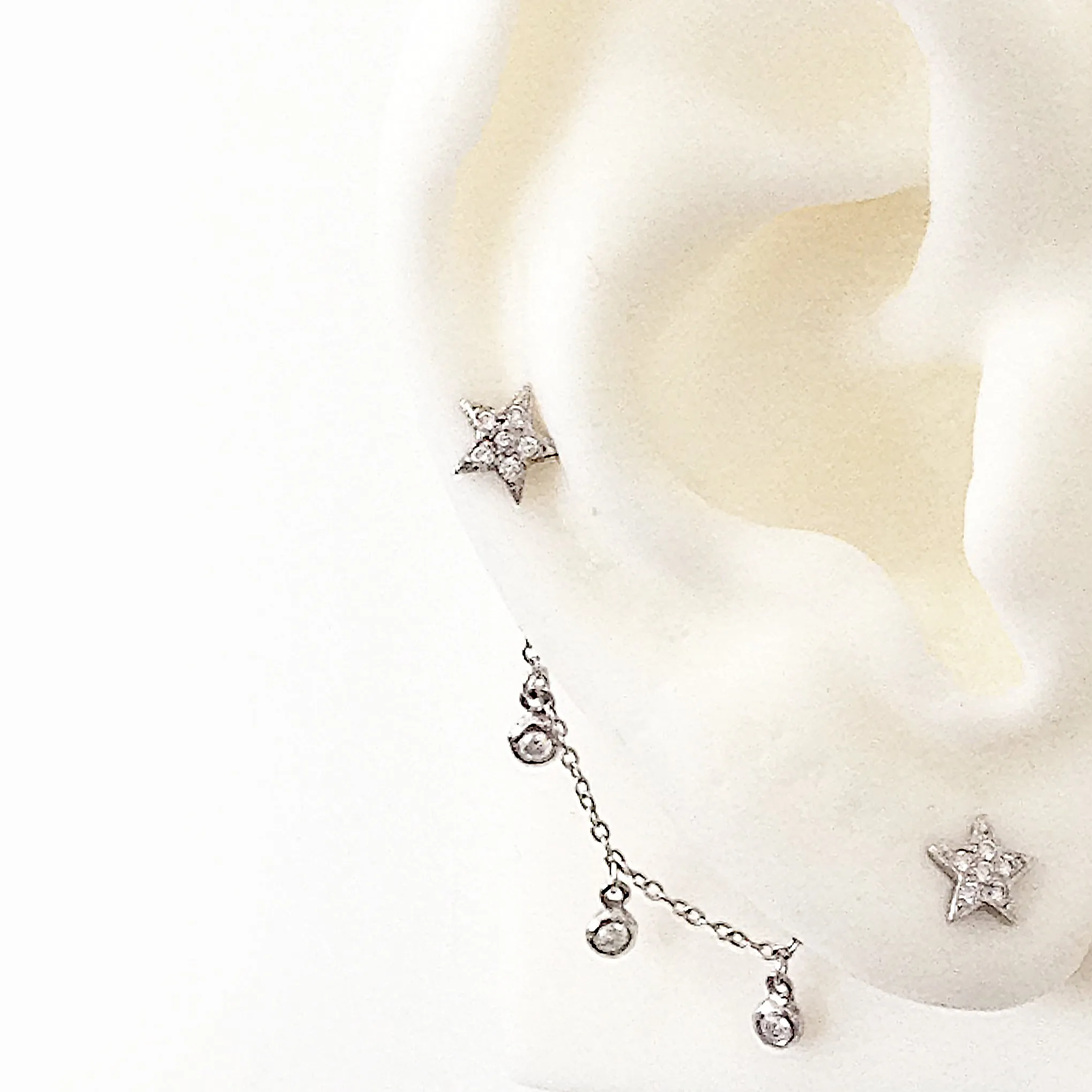 14K Gold Triple Diamond Dangle Chain Earring Jacket