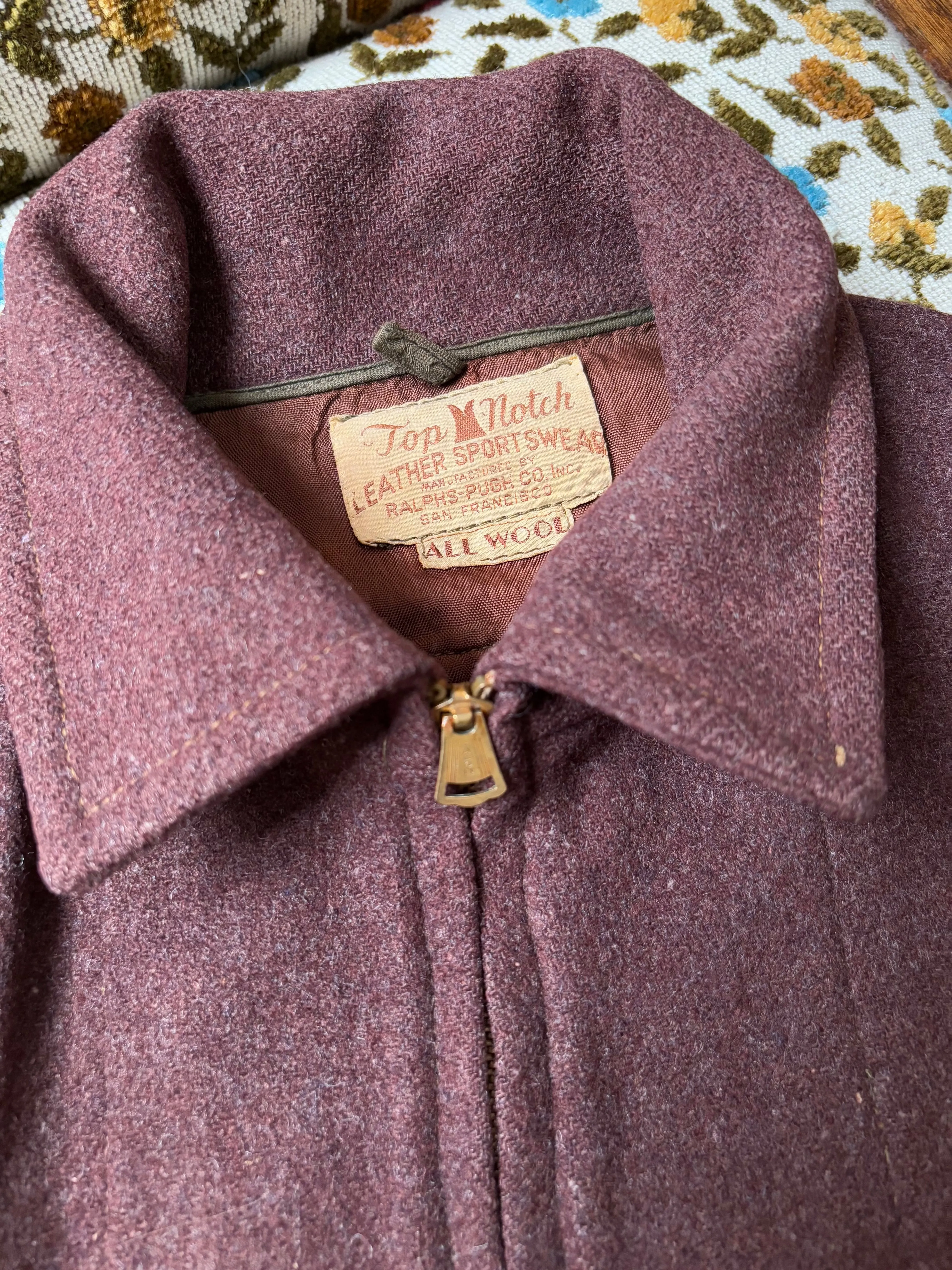 1930s 'Ralph-Pugh Top Notch Leater Sportswear' Mauve Wool Talon Bell Zip Pleat Back Side Cinch Jacket