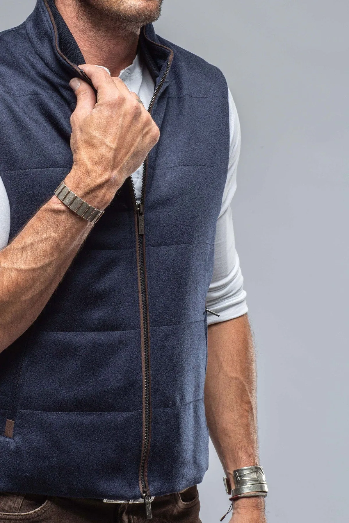 Alba Cashmere Vest in Navy