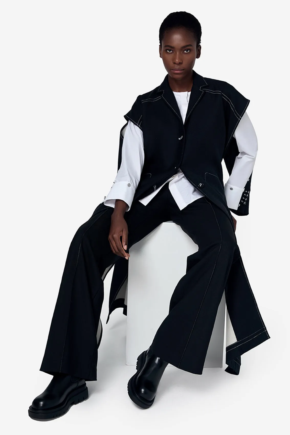 BLACK POLYESTER WOOL CUT OUT JACKET