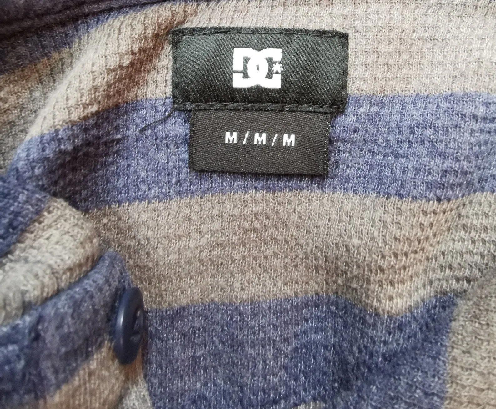 BOY SIZE MEDIUM (10 YEARS) - DC, Soft Knit Pullover Hoodie EUC B35