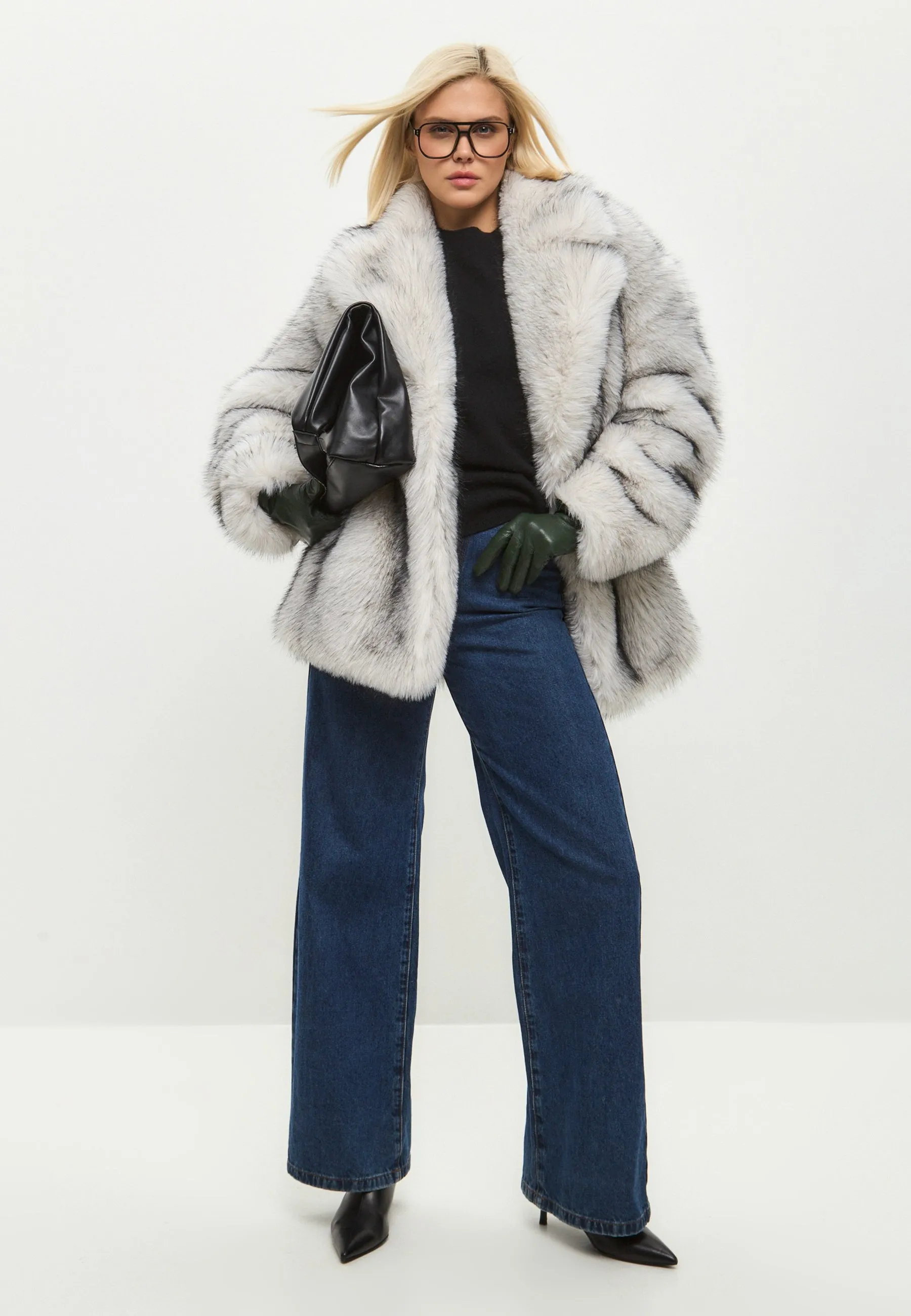 Chic Faux Fur Coat - White