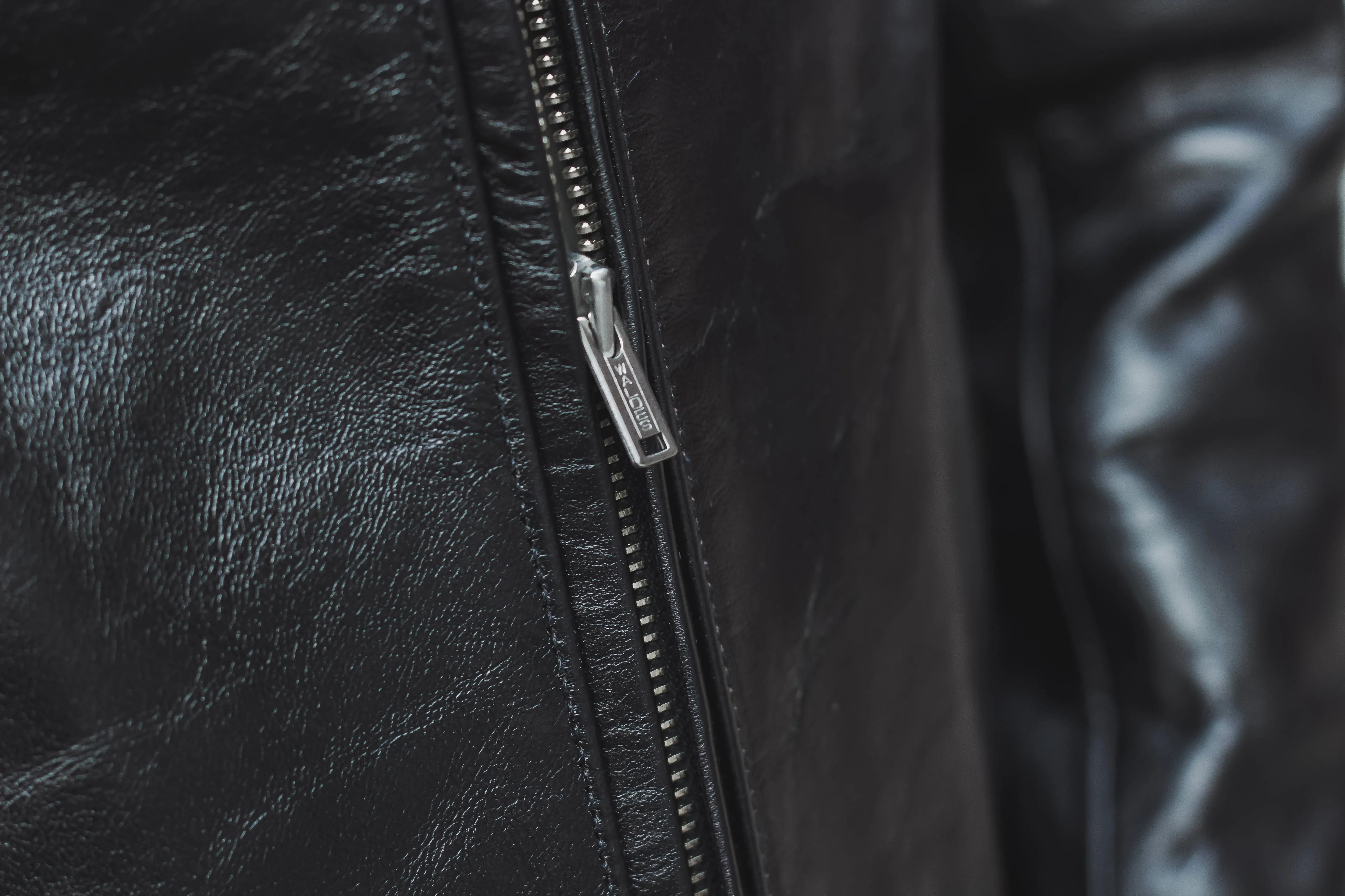 【FINE CREEK LEATHERS】Alonzo Horsehide Leather Jacket / 植鞣革馬皮拉鍊騎士外套