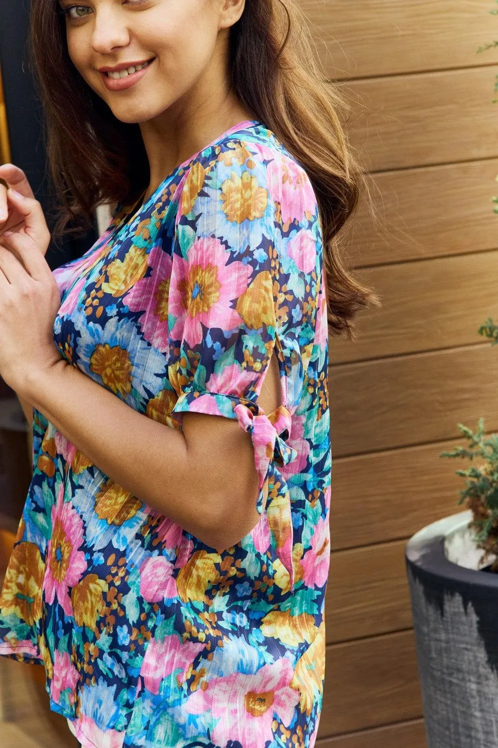 Hazel Blues® | Floral V-Neck Tie Detail Blouse