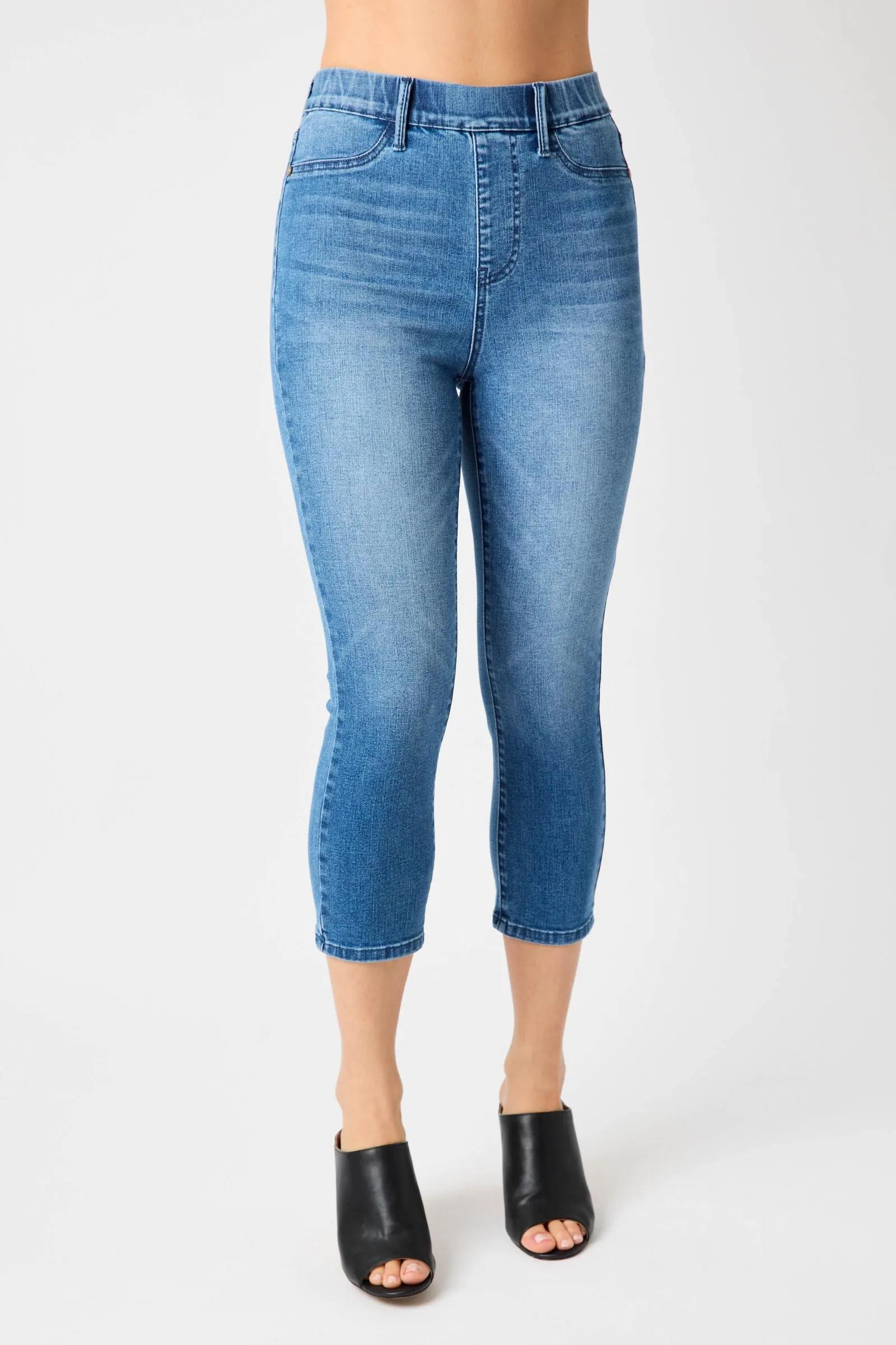 Judy Blue || Kennedy High Waist Cool Denim Pull-On Denim Capri