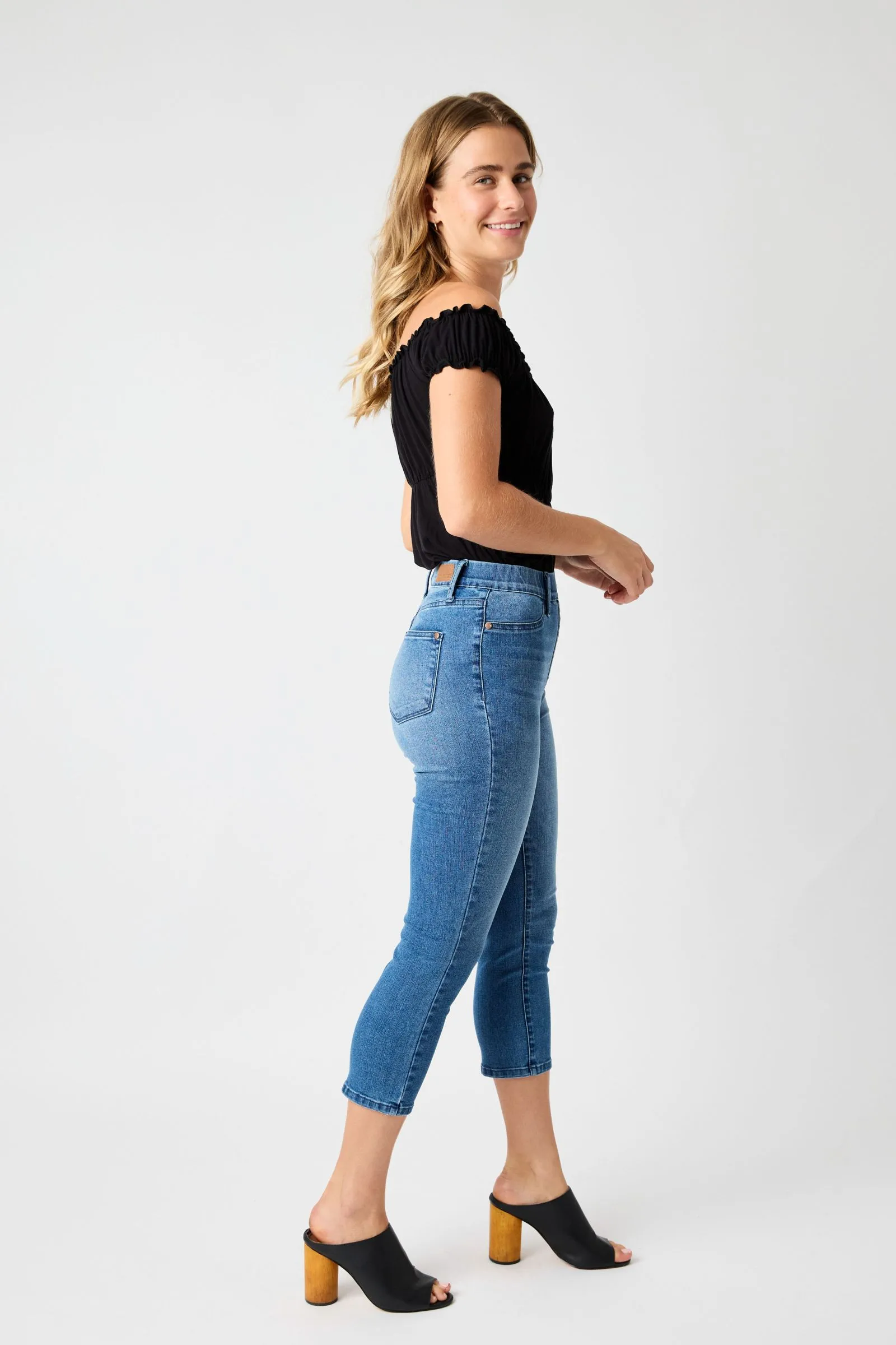 Judy Blue || Kennedy High Waist Cool Denim Pull-On Denim Capri