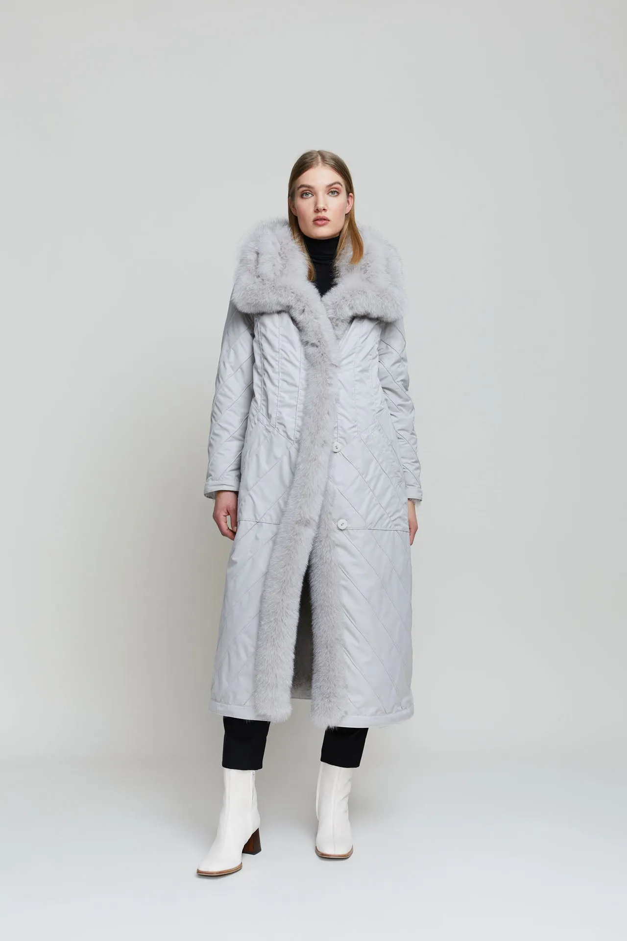 LONG REVERSIBLE FUR COAT WITH LARGE COLLAR
