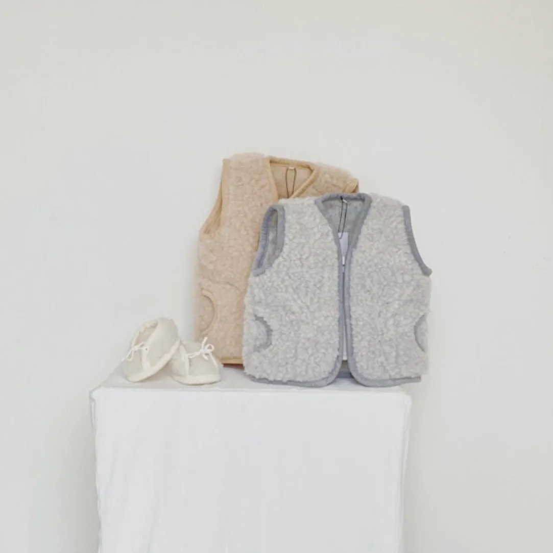 MAMA Clara 100% Wool Vest (Latte)