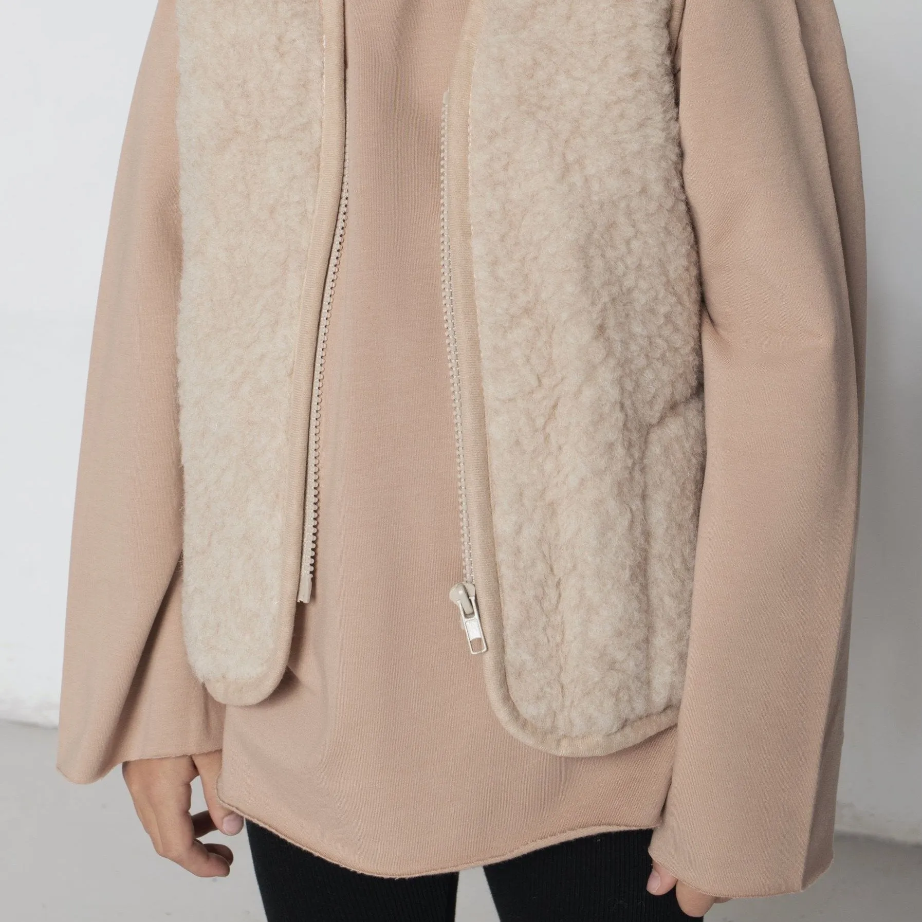 MAMA Clara 100% Wool Vest (Latte)