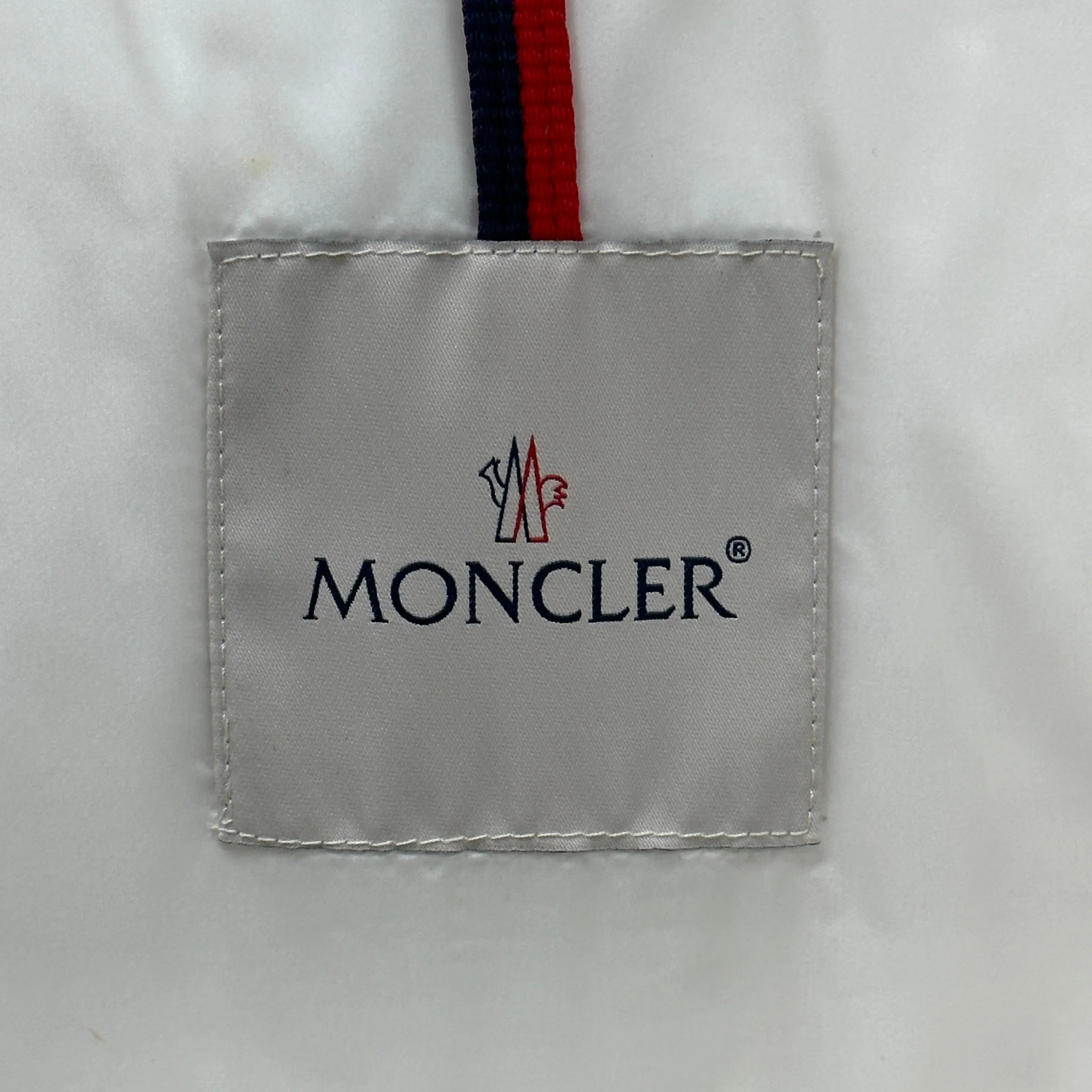 Moncler Sassiere Giubbotto Down Jacket White - Size 7