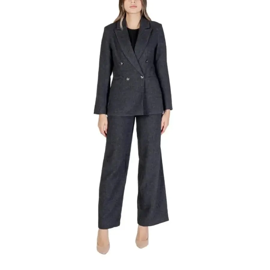 Women's Grey Blazer with Lapel Collar and Front Pockets